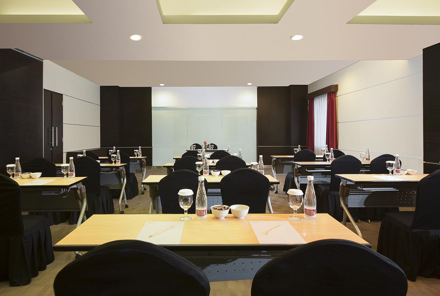 Atria Hotel Маґеланґ Екстер'єр фото