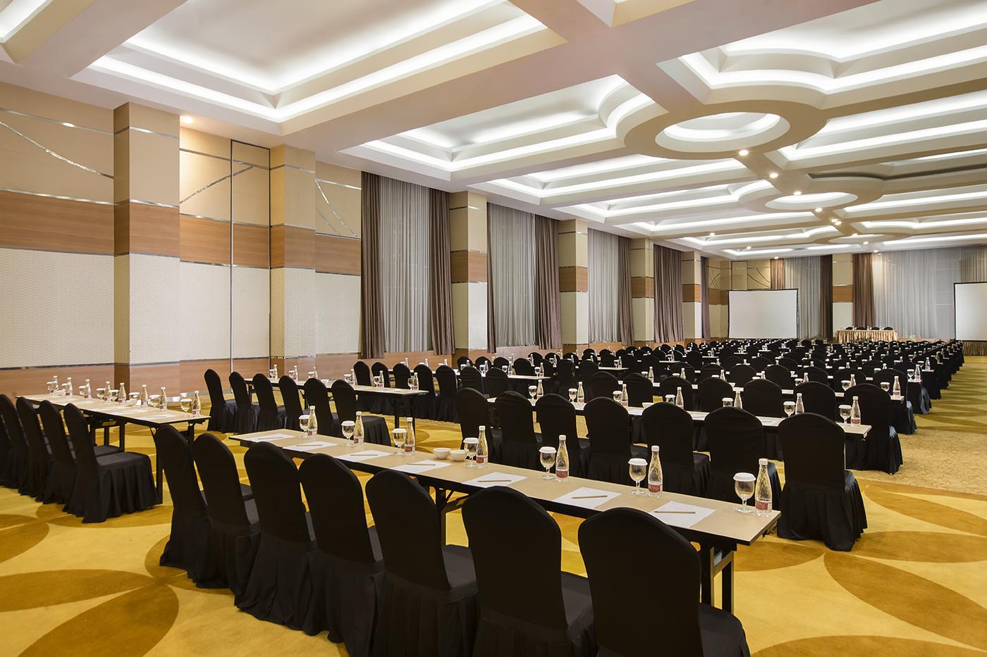 Atria Hotel Маґеланґ Екстер'єр фото