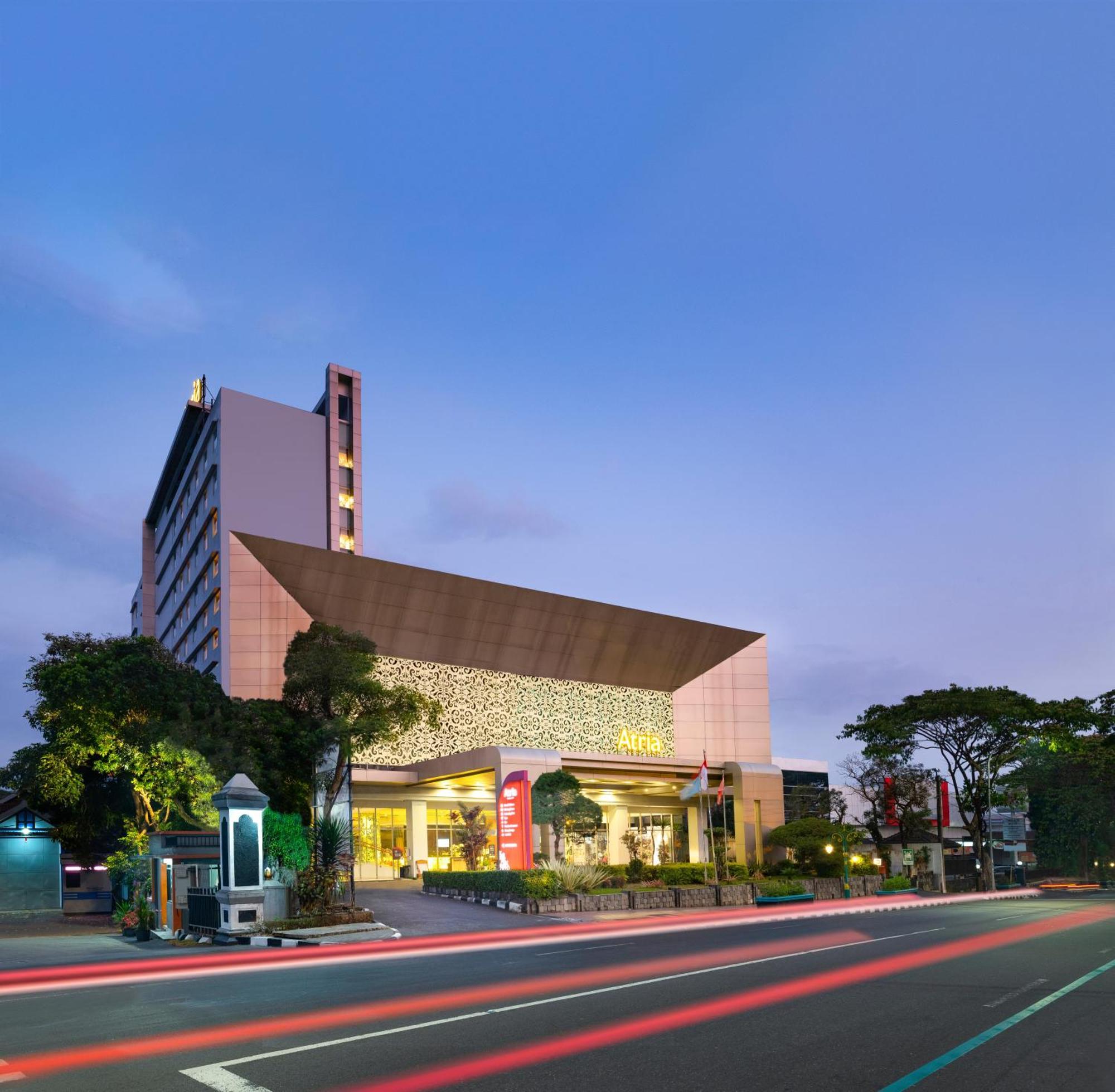 Atria Hotel Маґеланґ Екстер'єр фото