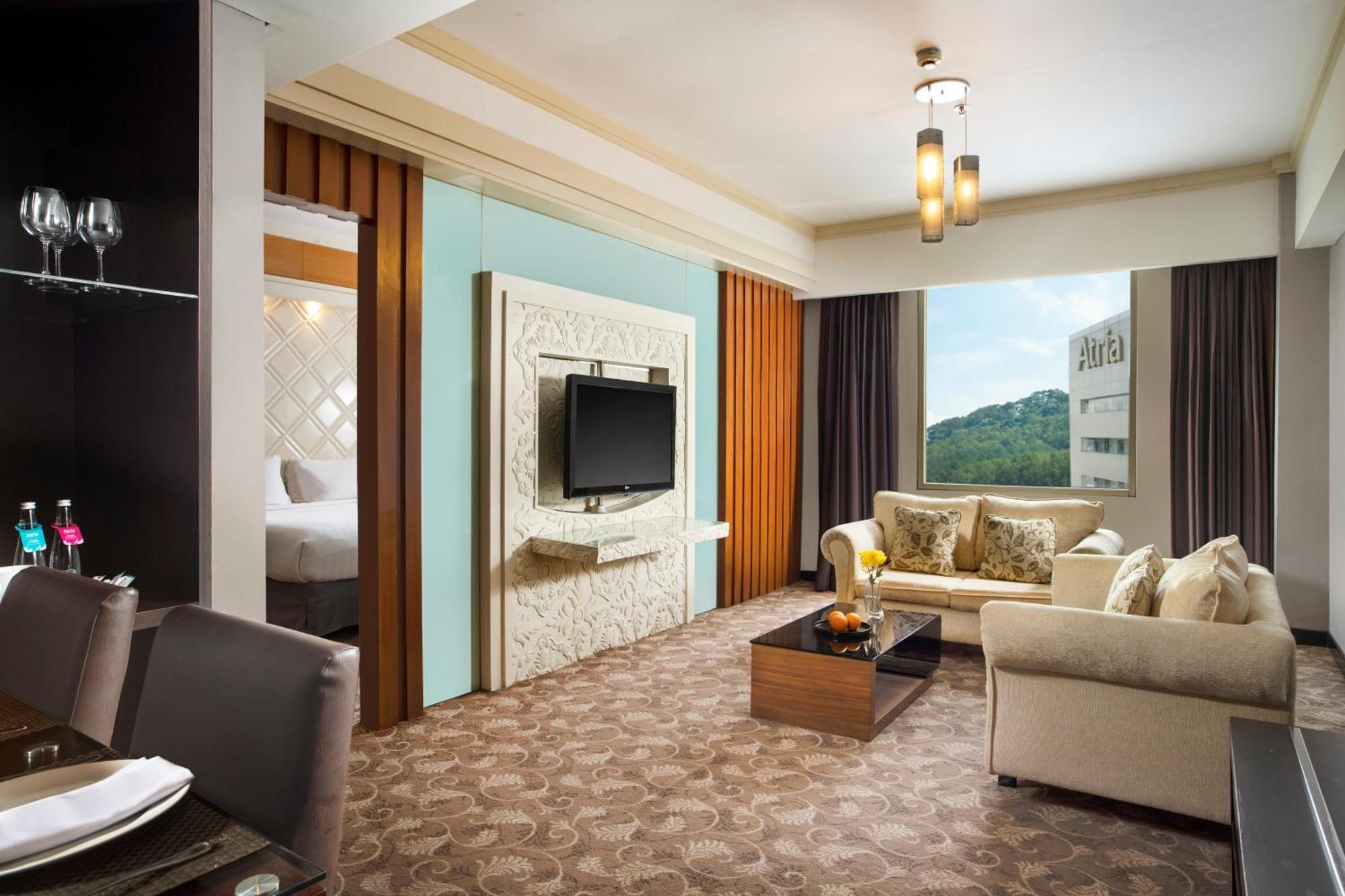 Atria Hotel Маґеланґ Екстер'єр фото