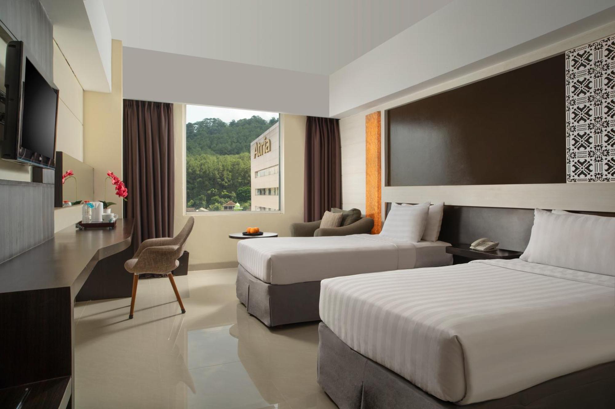 Atria Hotel Маґеланґ Екстер'єр фото