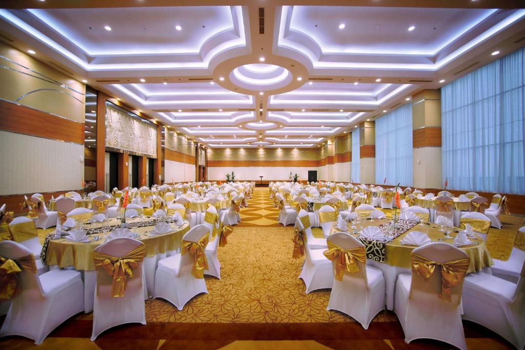 Atria Hotel Маґеланґ Екстер'єр фото