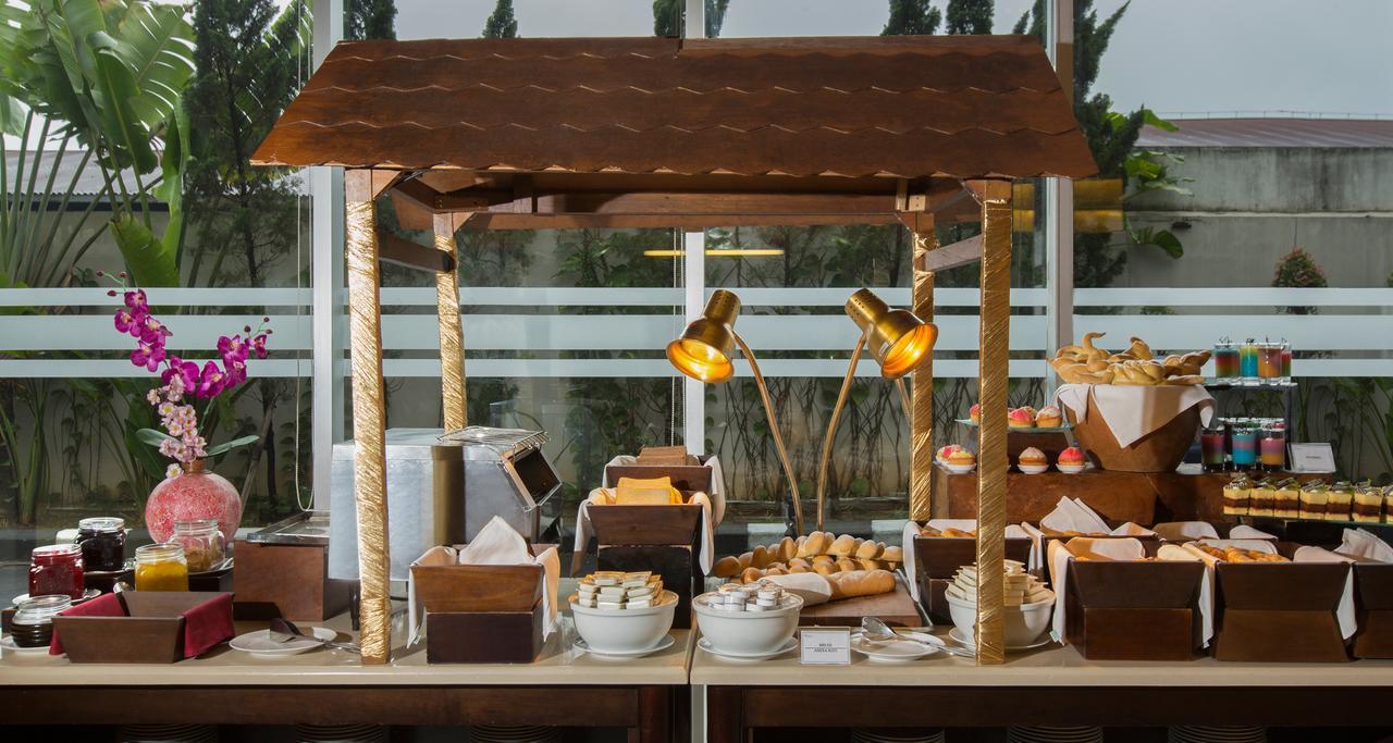 Atria Hotel Маґеланґ Екстер'єр фото